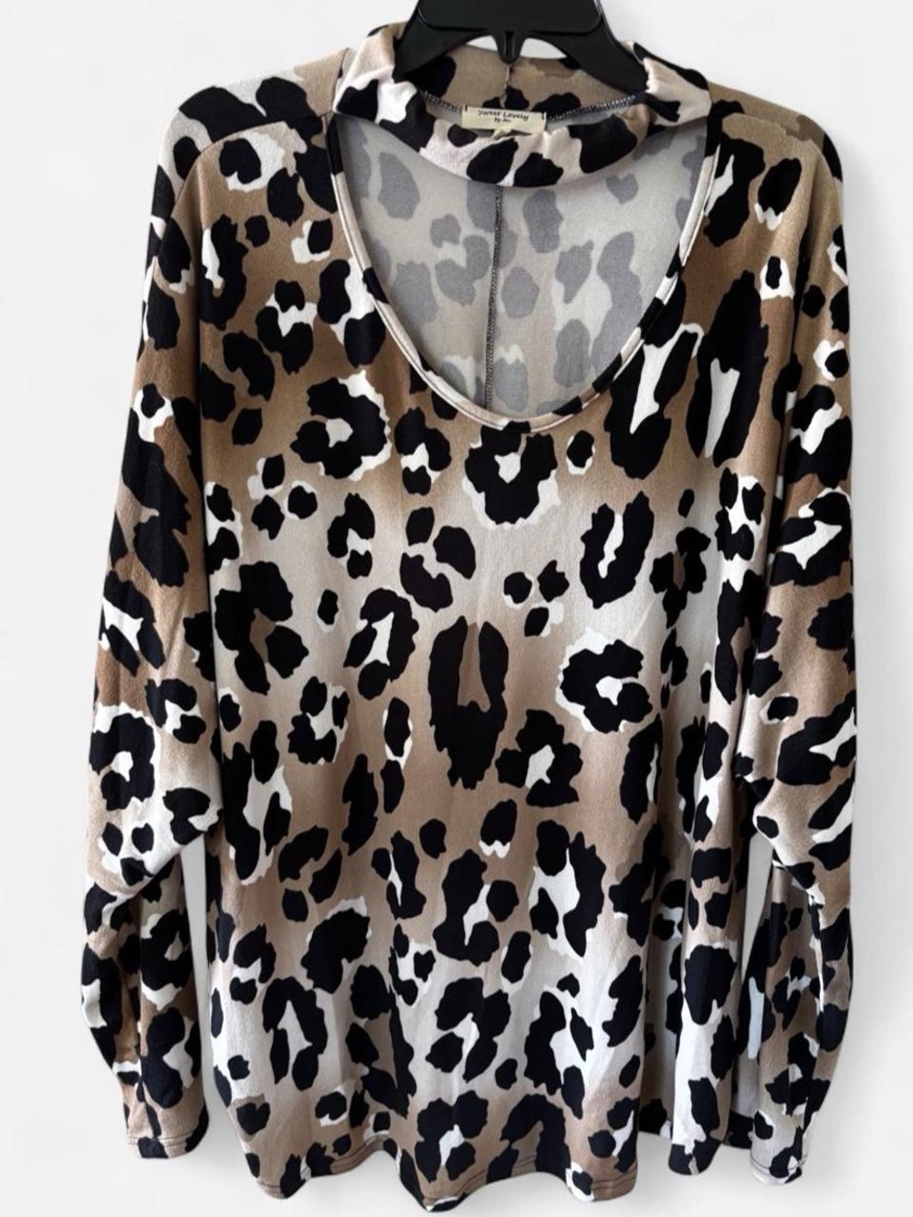 Women's Leopard Print Top With Neck Detail